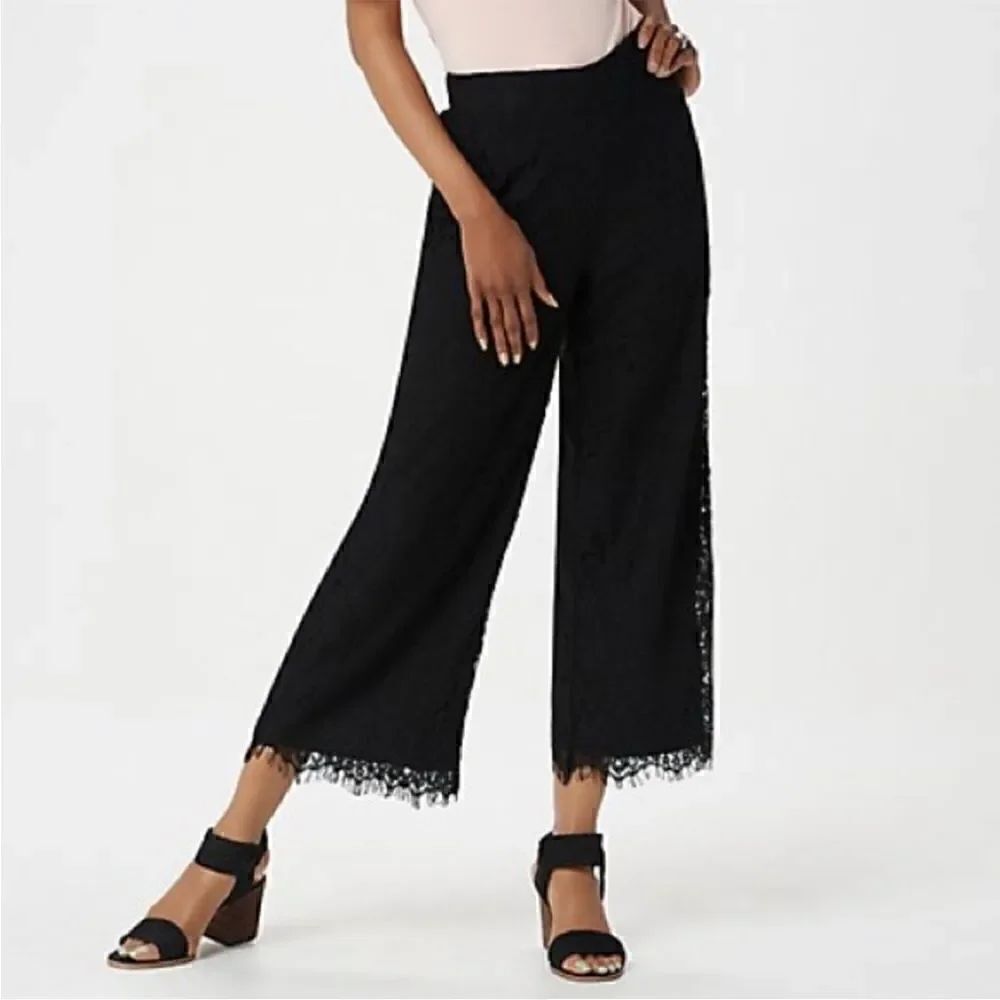 - Isaac Mizrahi- black Lace Culotte Pants. s/XS